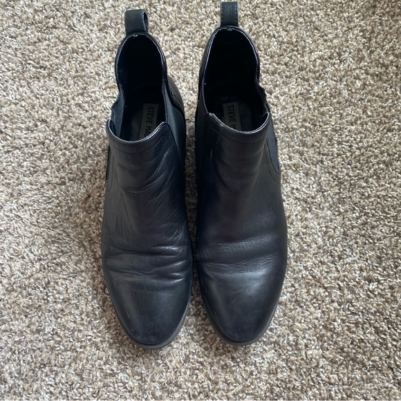 Steve Madden Dicey Black Ankle Boots - Picture 5 of 7